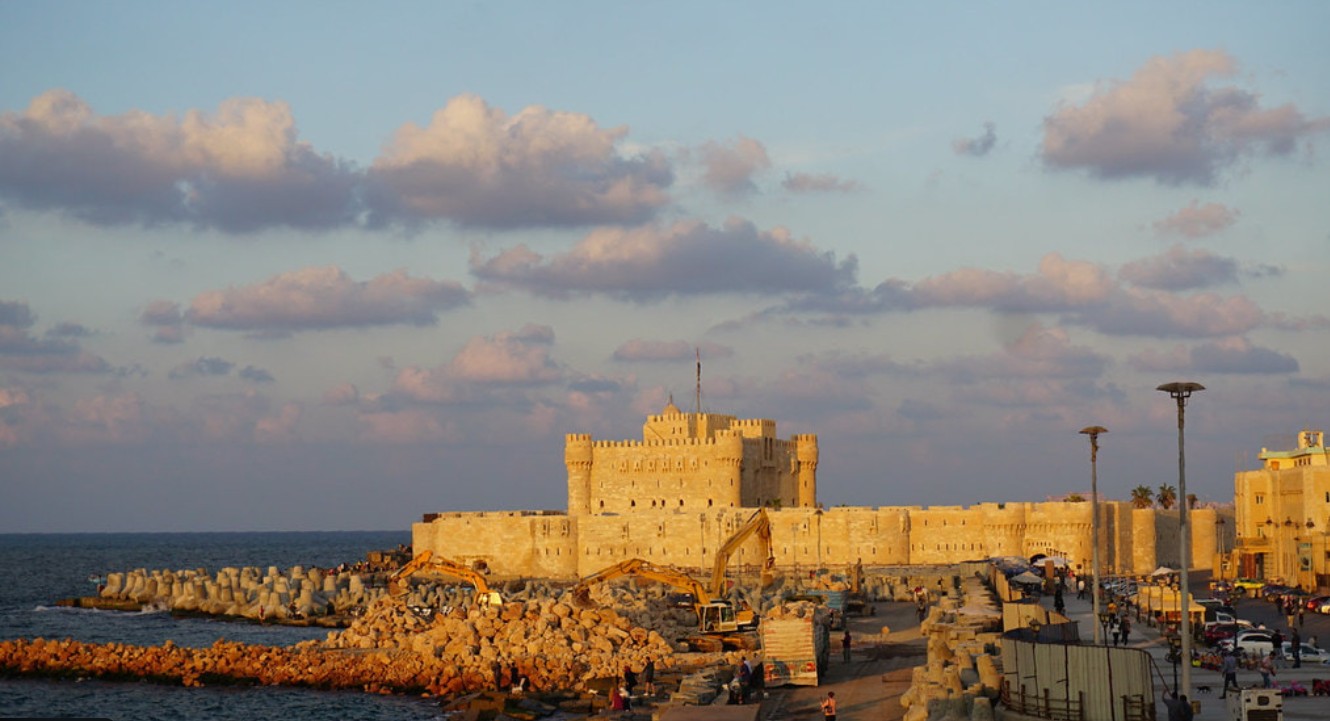 biblioteca din alexandria – interior antic cu suluri de pergament