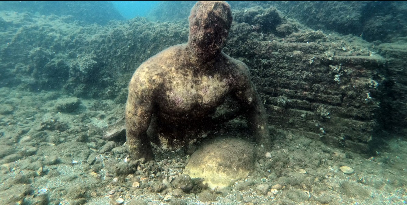 orasul atlantida – ruine antice scufundate sub apa