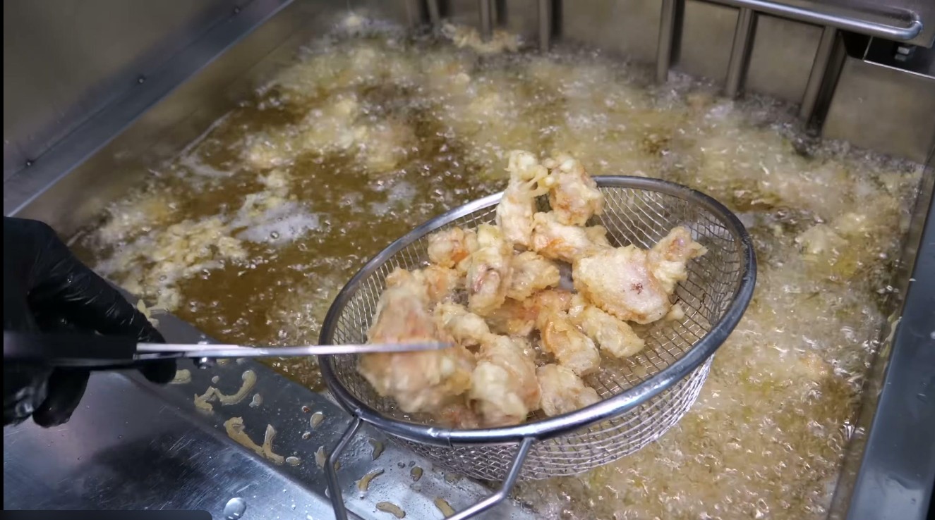 uleiul de floarea-soarelui la prajire – ulei incalzit in tigaie