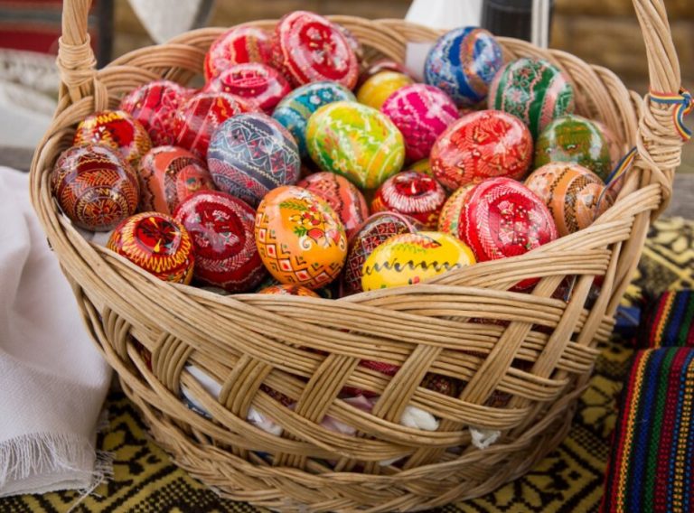 vopsit oua de paste sau cumparate